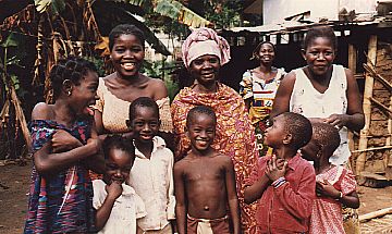 Les villageois prs d'Abidjan